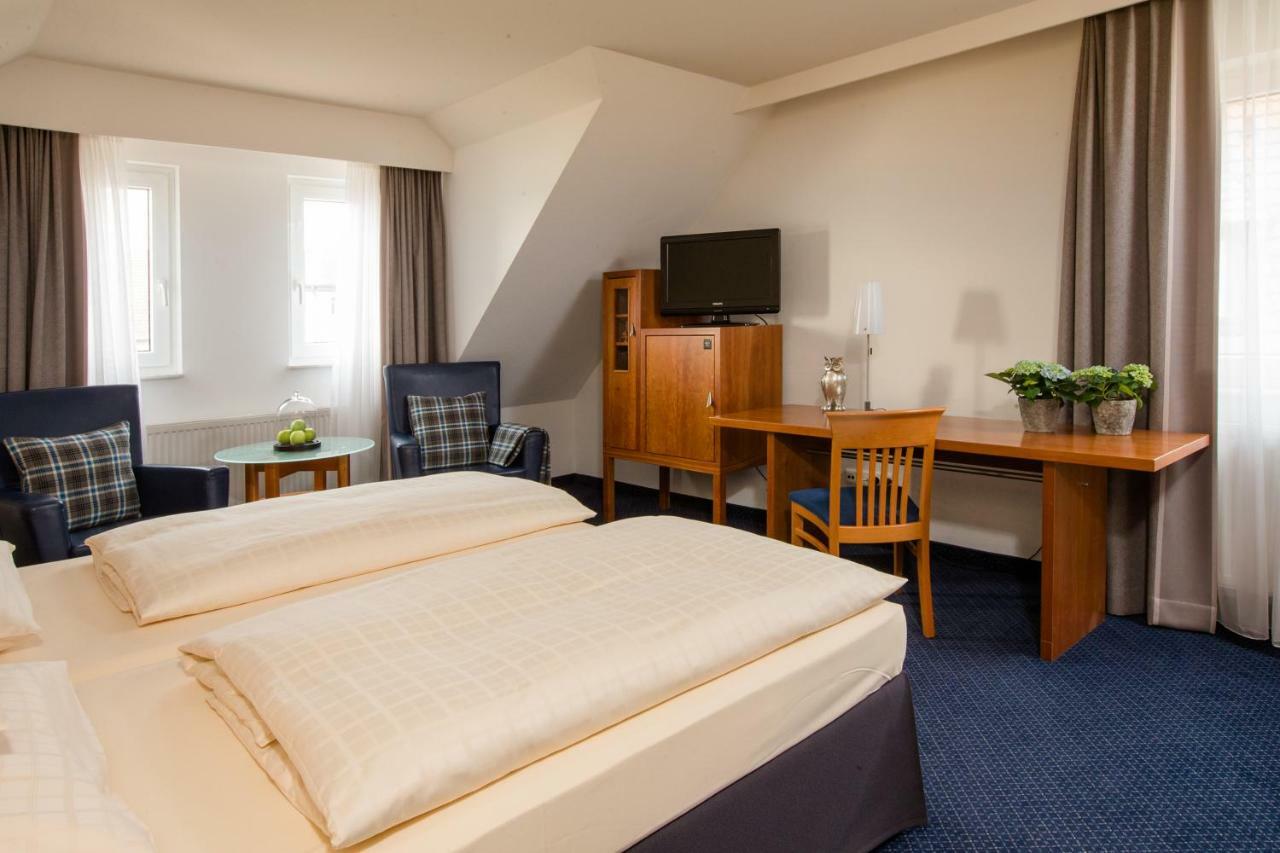 Seehotel Niedernberg - Das Dorf Am See Luaran gambar