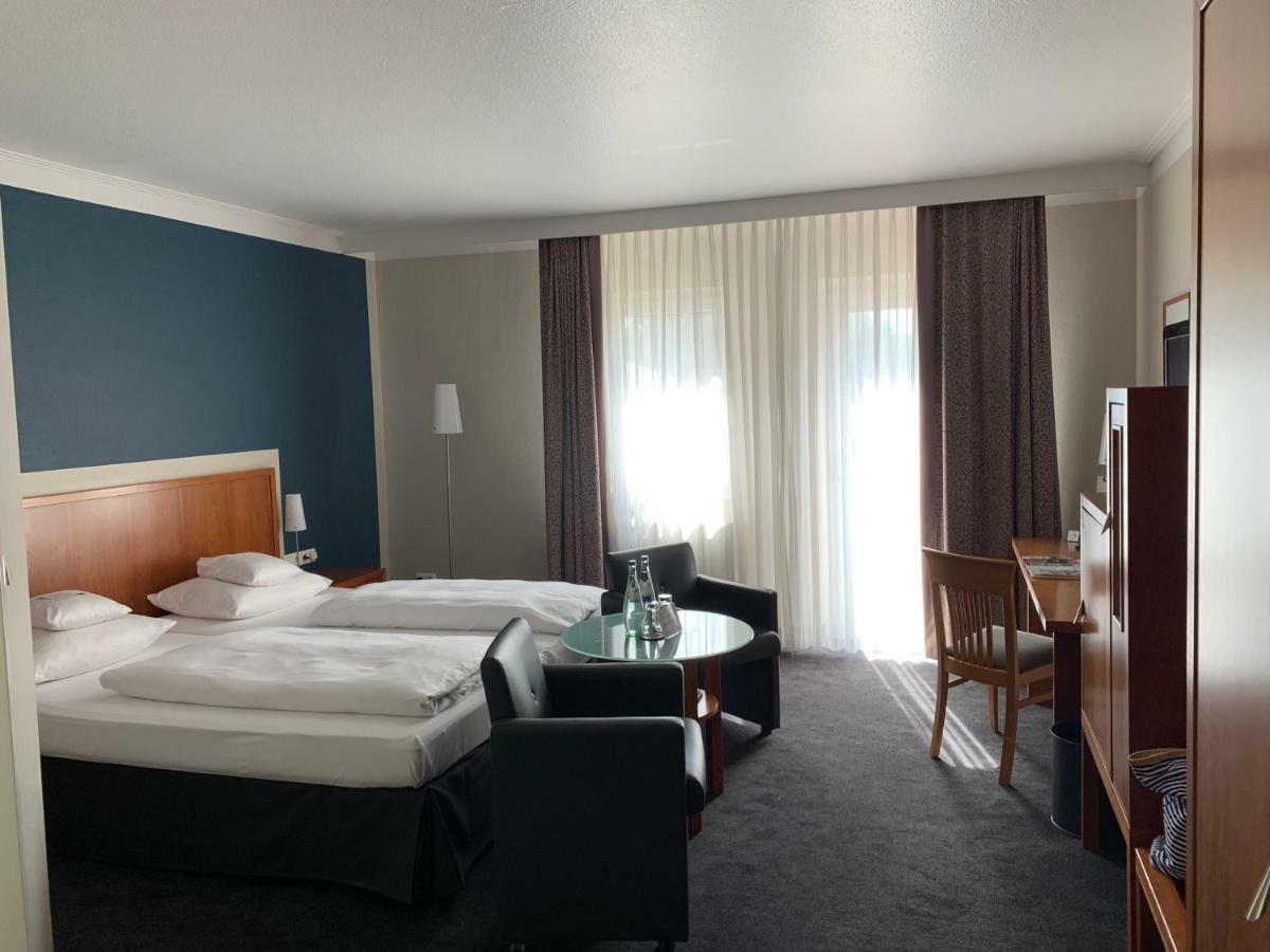 Seehotel Niedernberg - Das Dorf Am See Luaran gambar